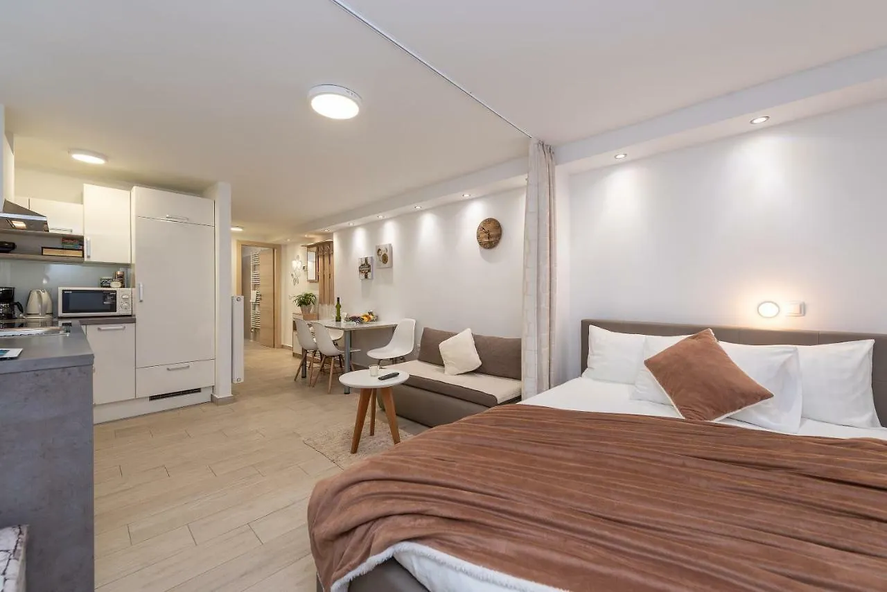 Apartments Luky Zara
